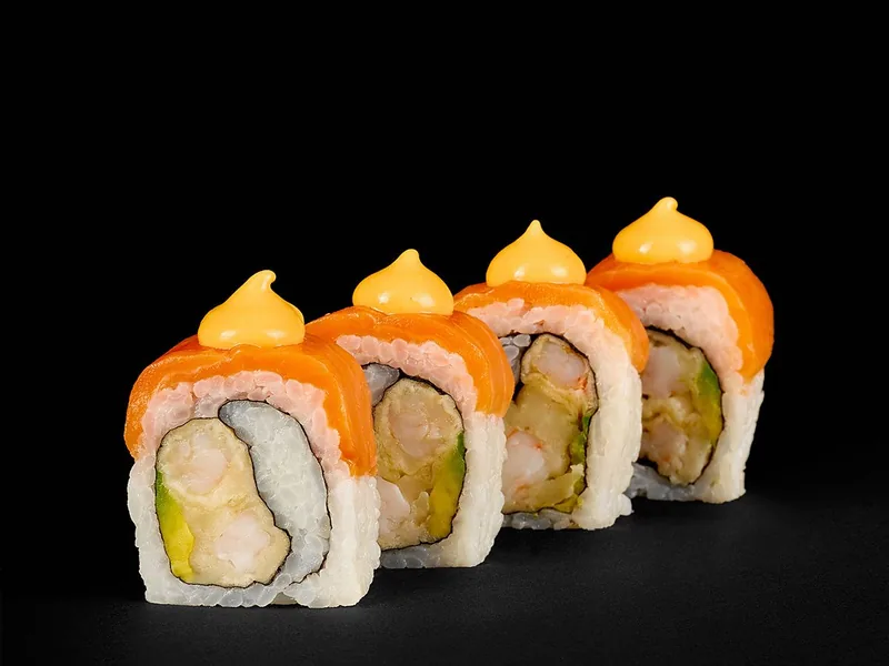 Avocado Salmon Roll  4 Pcs