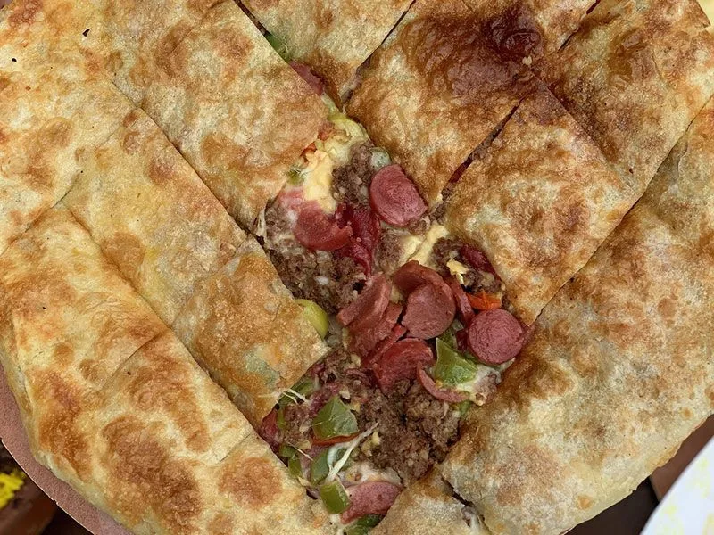 فطيرة سوسيس