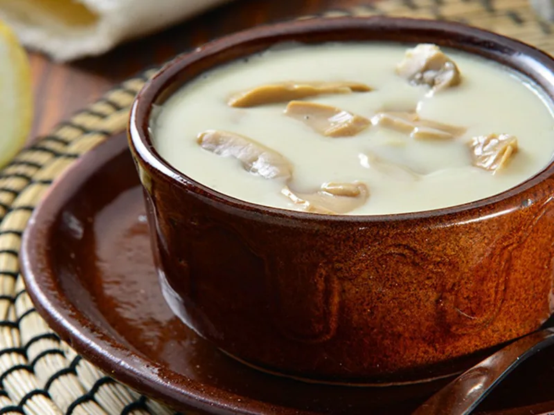 شوربة كريمة الدجاج و المشروم