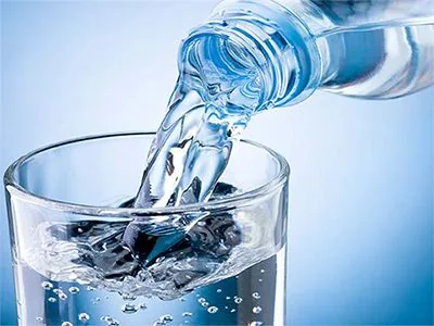 مياه معدنية صغيرة