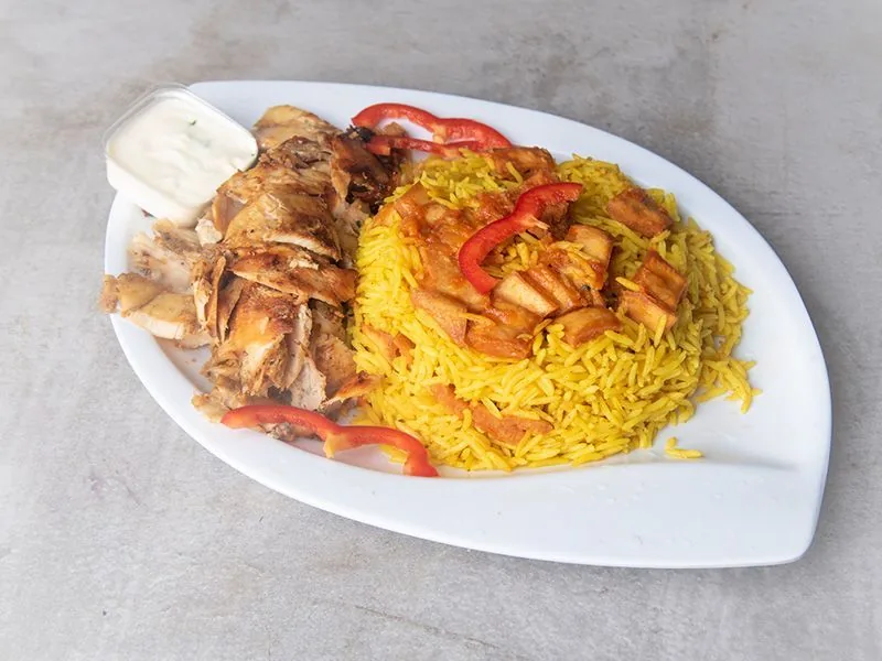 وجبة فتة شاورما دجاج
