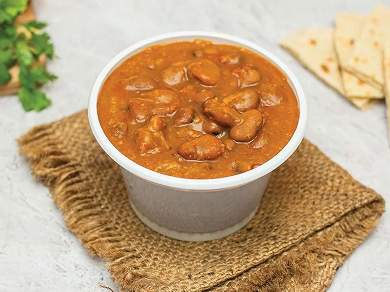 علبة فول حلو